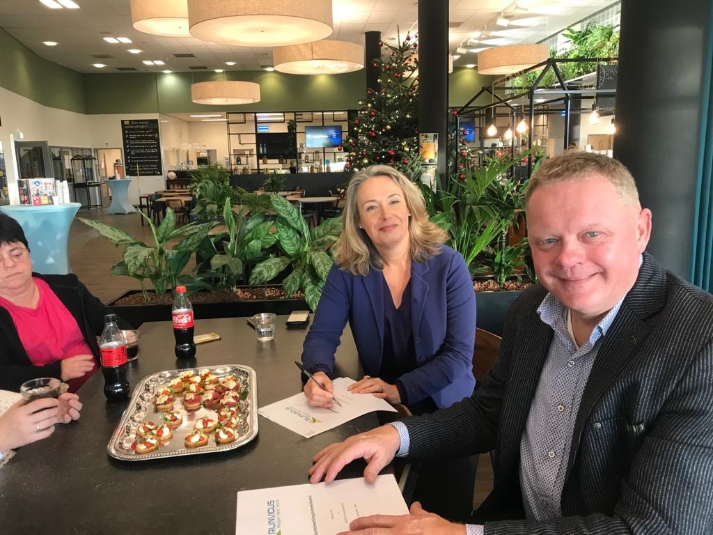 directeuren Rijnvicu en Wentex tekenen samenwerkingsovereenkomst